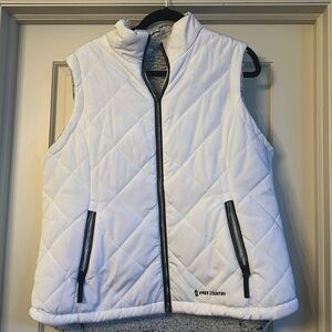 Free Country reversible vest- White or faux Gray Sherpa XL
